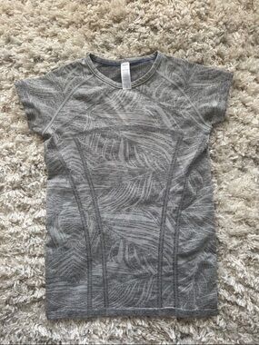 lululemon ivivva Gray athletic tee girls size 14